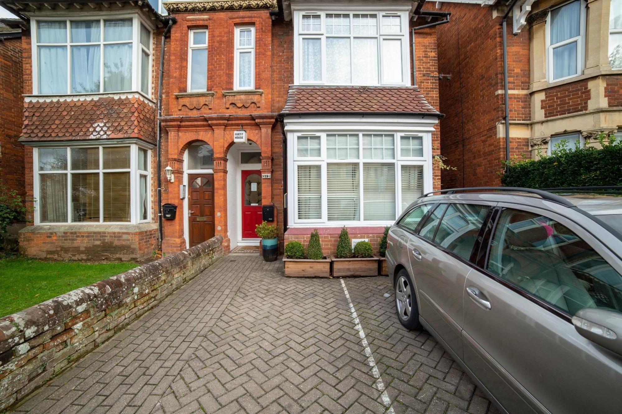 Oyo Lonsdale Guest House Oxford Exterior photo